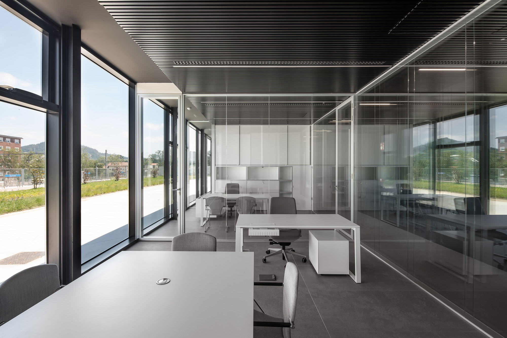 Nave industrial y oficinas