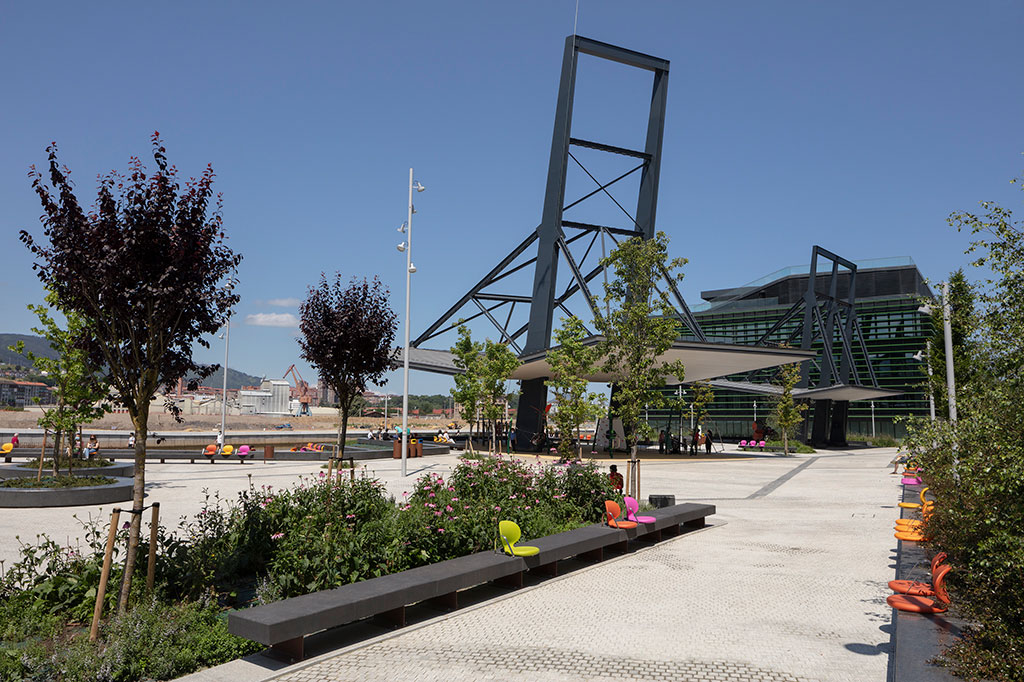 Urbanización de espacios verdes de Zorrozaurre