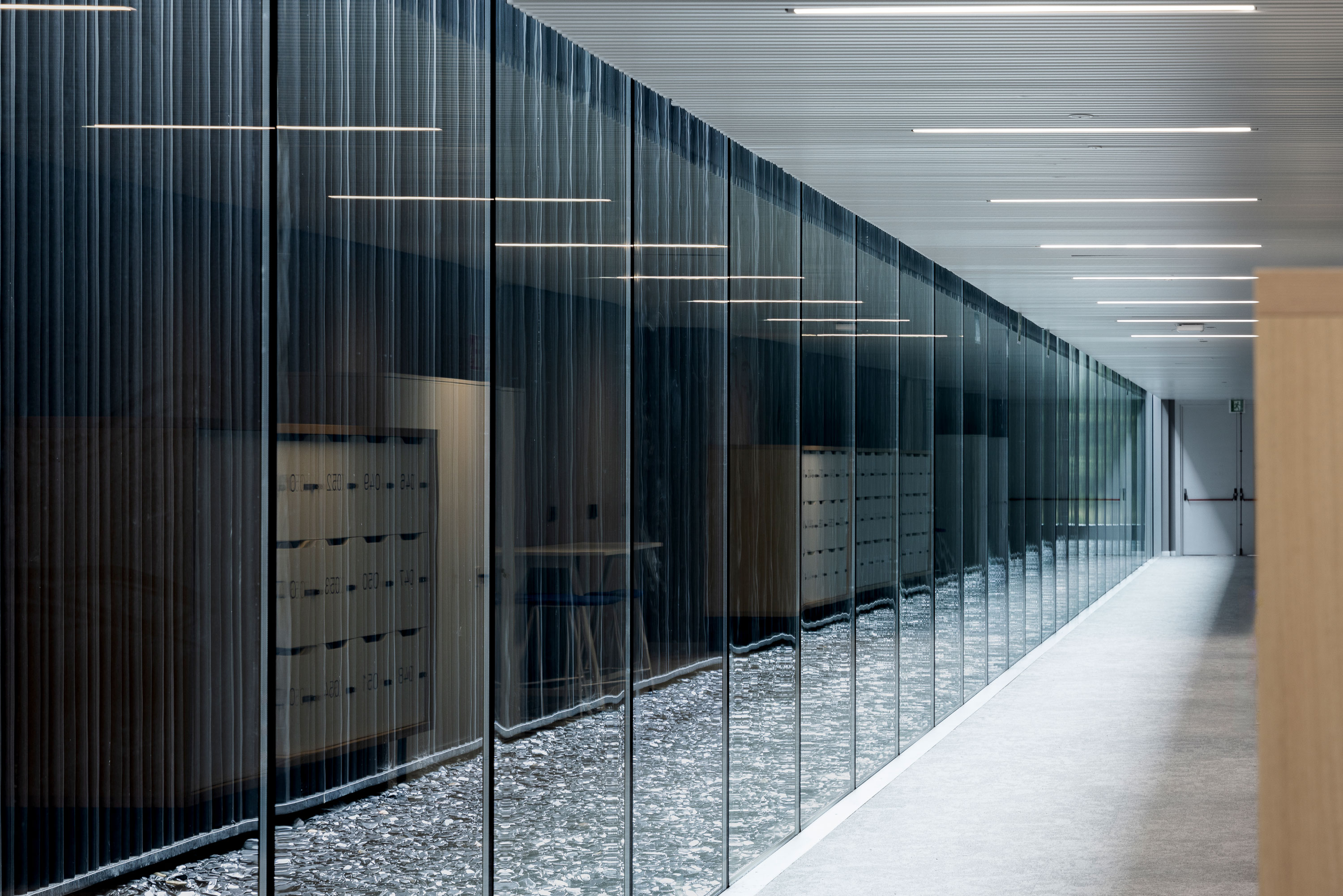 Patio interior en las Oficinas de Petronor