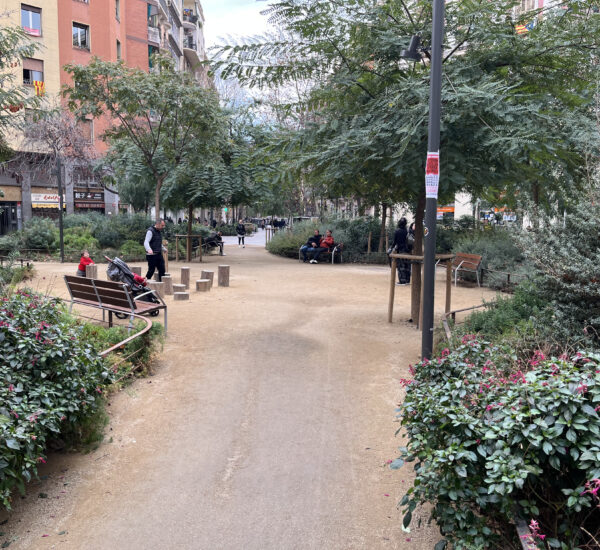 Transformación de la calle Rocafort (Ejes verdes de Barcelona)